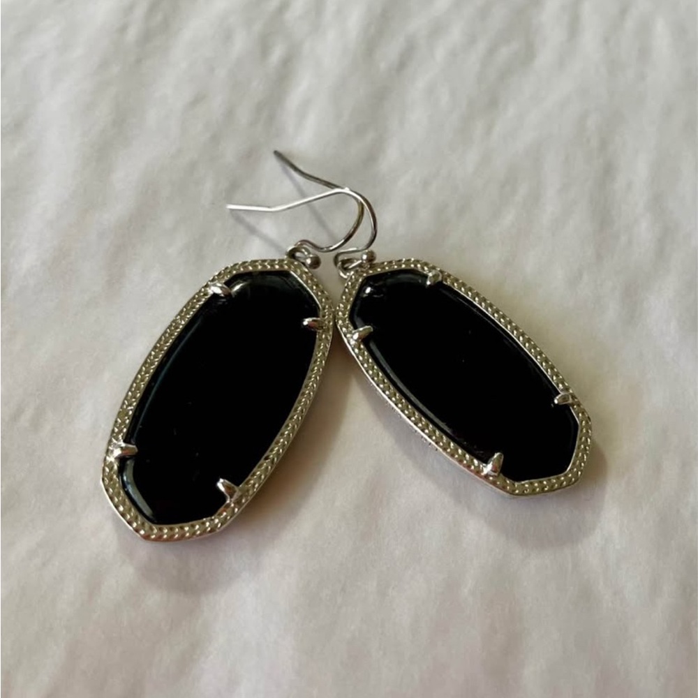 KENDRA SCOTT Black and Silver Earrings